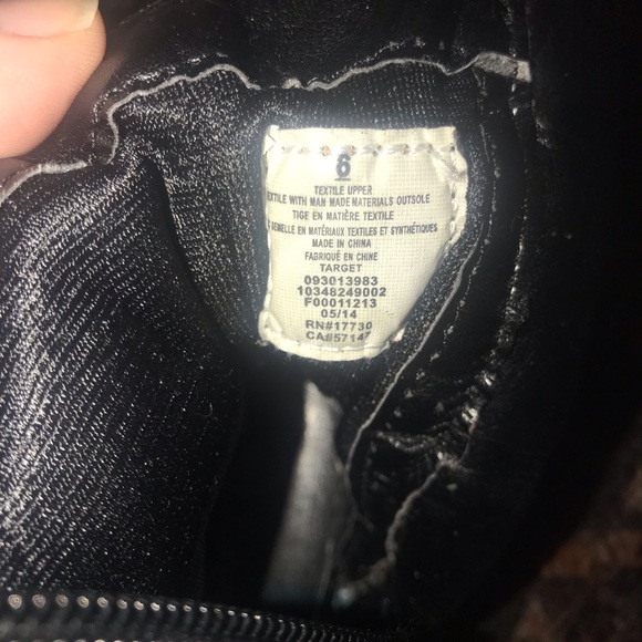 Cherokee Black Toddler Boots - Picture 4 of 4